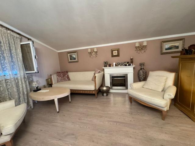 Bar, Shushan. Three-story house with a garden and sea views. €365,000
