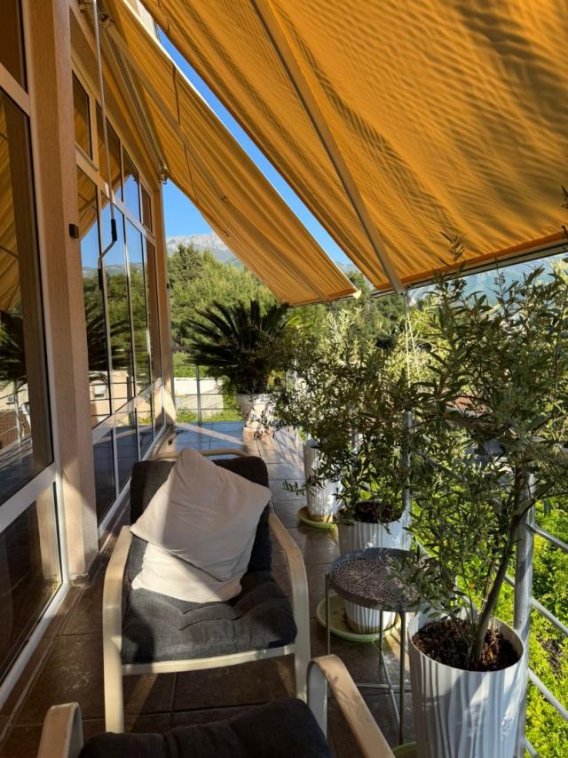 Bar, Shushan. Three-story house with a garden and sea views. €365,000