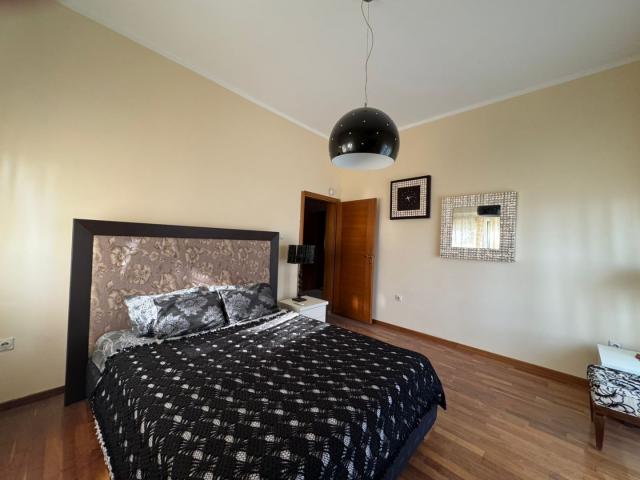 Bar, Shushan. Three-story house with a garden and sea views. €365,000
