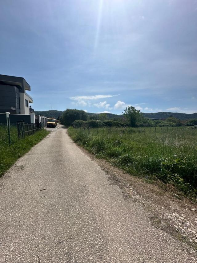 Bar, Polje. Flat plot for construction, 600 m², €120,000