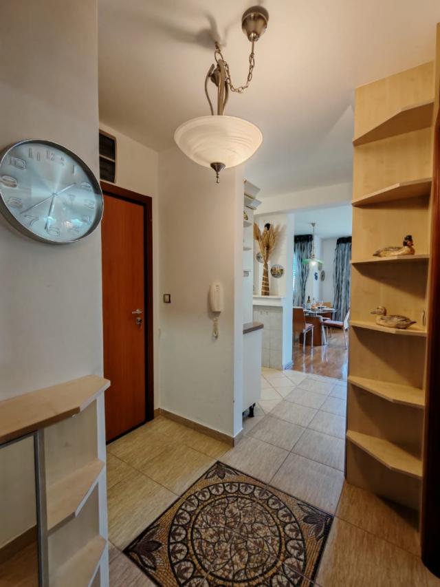 Petrovac. 2 bedroom apartment near the sea, 260,000 €