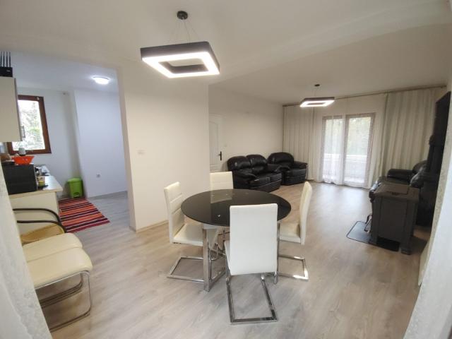 Spacious family house with sea views
