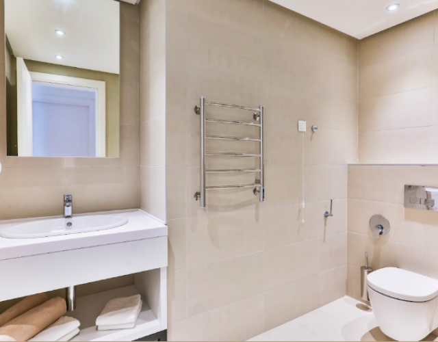Luxury Apartment with Direct Sea View – 2 Bedrooms, 107 m²