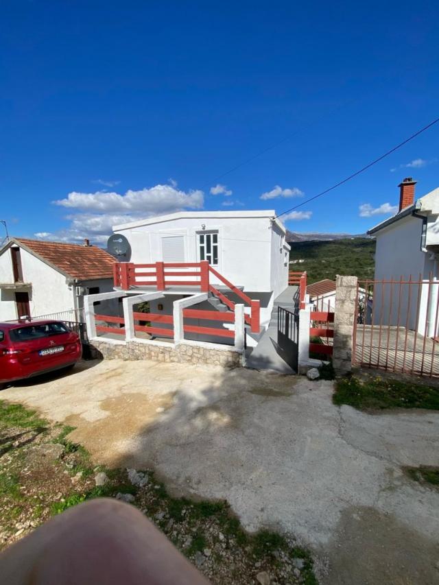 House in Uteha with panoramic sea view