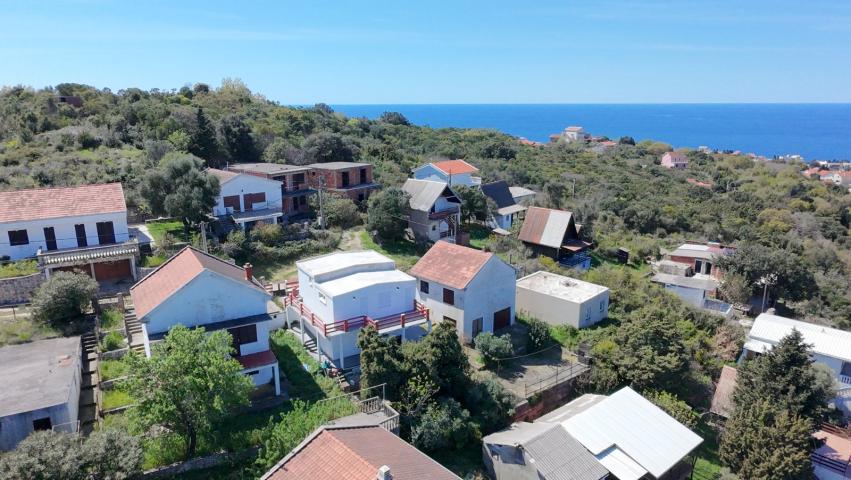 House in Uteha with panoramic sea view