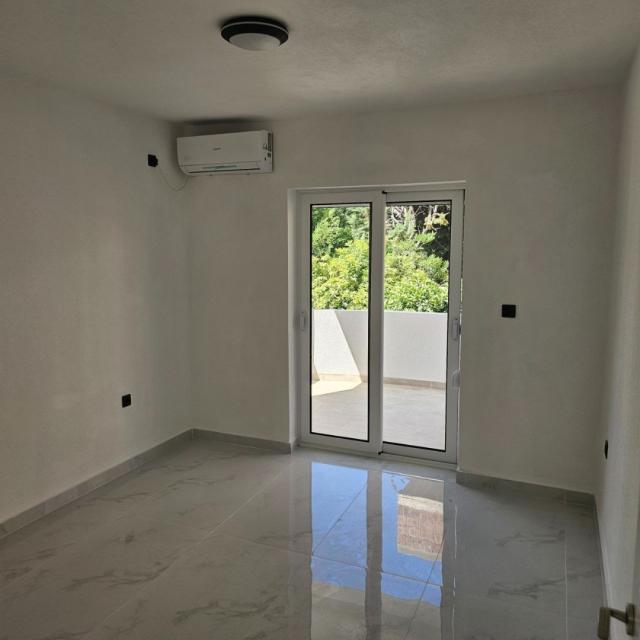 Start of sales of apartments and studios in a new building, Dobra Voda, Bar