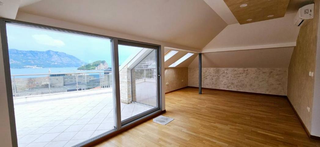 For sale cozy apartment with 2 bedrooms in Budva. 