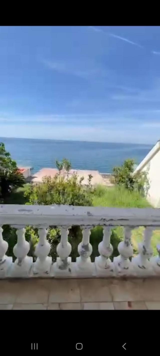 Villa for reconstruction 1st line of the sea