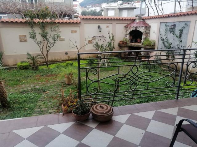 A house by the sea in Bar, Ilino district, is ideal for living and income. 