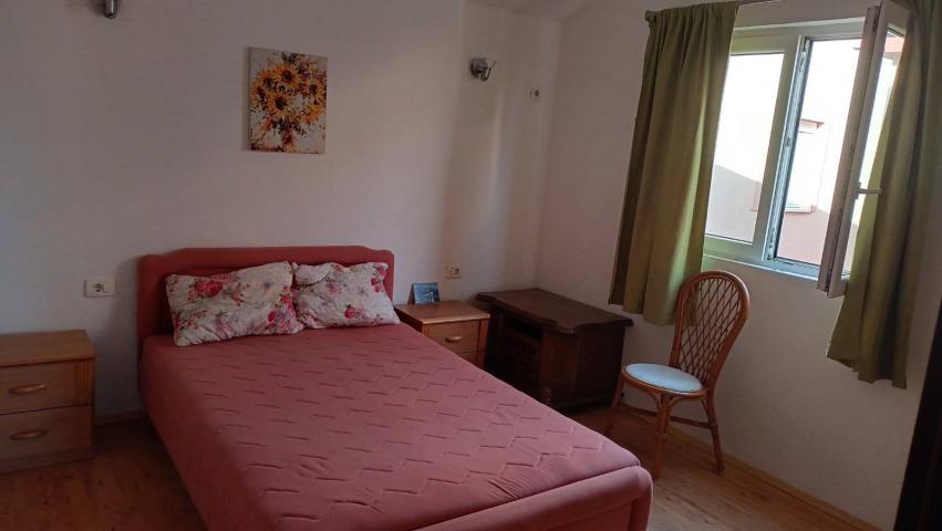 A house by the sea in Bar, Ilino district, is ideal for living and income. 