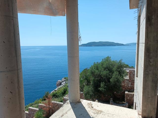 Villa in a unique location on the 1st coastline in Przno (Milocer)