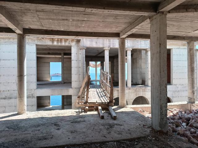 Villa in a unique location on the 1st coastline in Przno (Milocer)