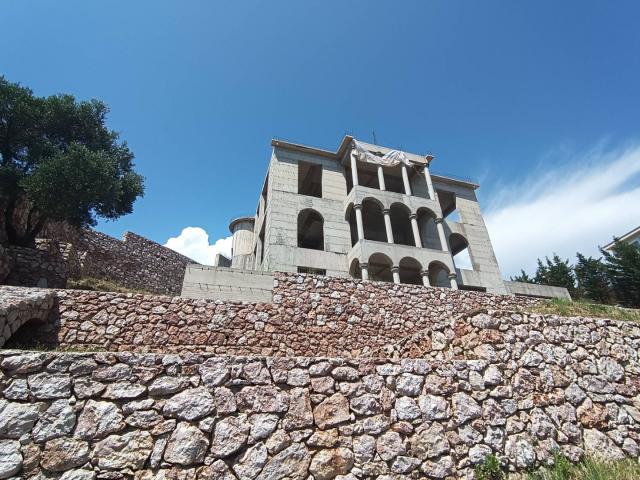Villa in a unique location on the 1st coastline in Przno (Milocer)