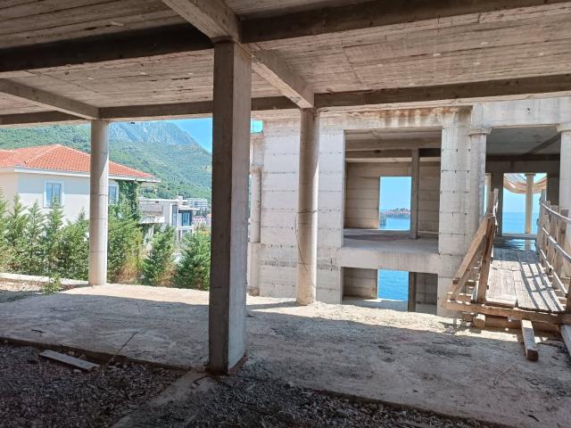Villa in a unique location on the 1st coastline in Przno (Milocer)