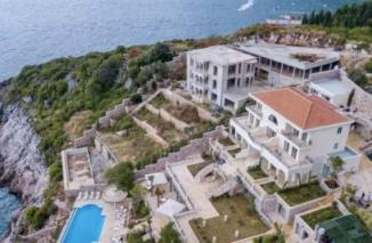 Villa in a unique location on the 1st coastline in Przno (Milocer)