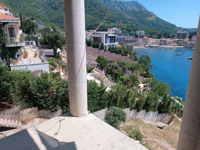 Villa in a unique location on the 1st coastline in Przno (Milocer)