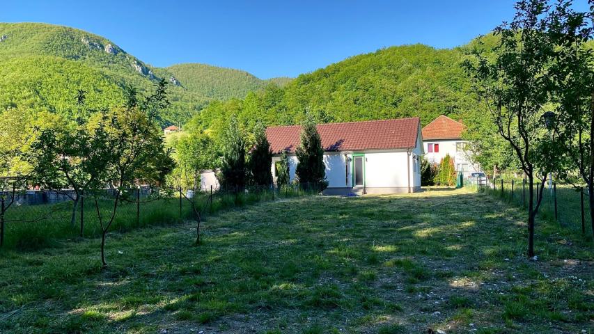 House for sale near the river, surrounded by nature, in the town of Belo Pole, village of Voljavac