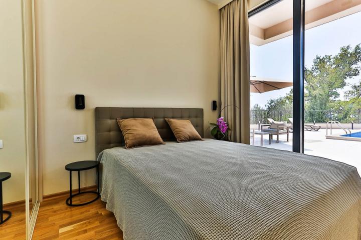 Townhouse with panoramic views of the Adriatic Sea in a gated complex in the Budva Riviera