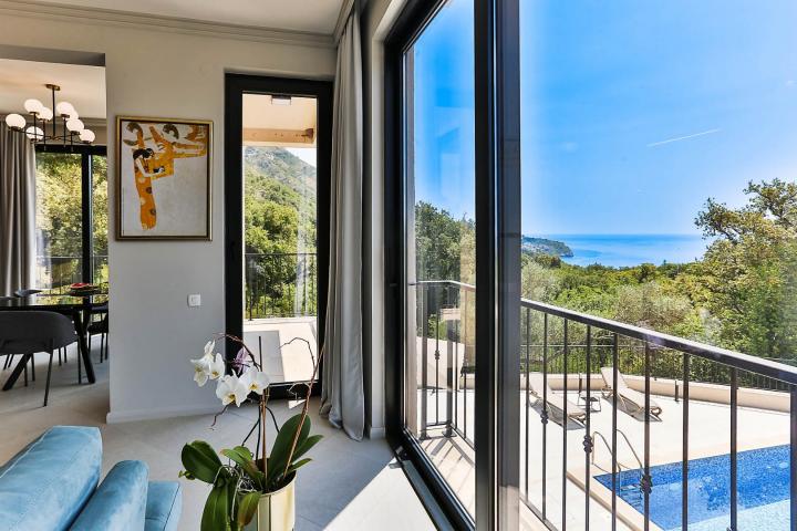 Townhouse with panoramic views of the Adriatic Sea in a gated complex in the Budva Riviera