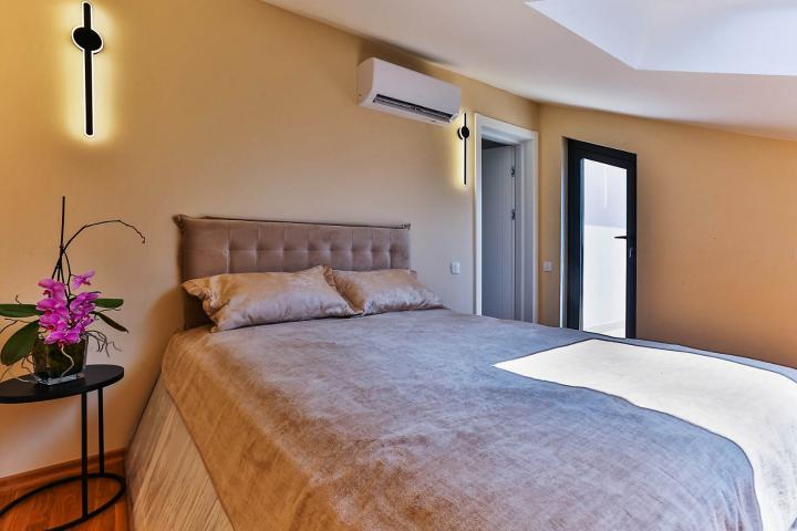 Townhouse with panoramic views of the Adriatic Sea in a gated complex in the Budva Riviera