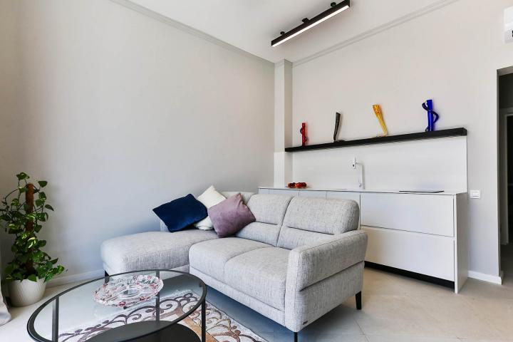 Townhouse with panoramic views of the Adriatic Sea in a gated complex in the Budva Riviera