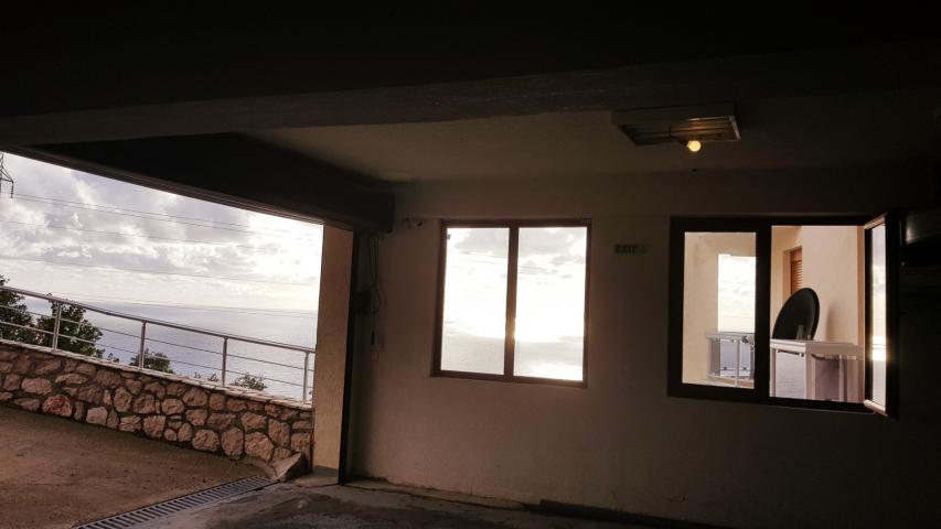 Large apartment with garage space for sale in Dobrye Vody
