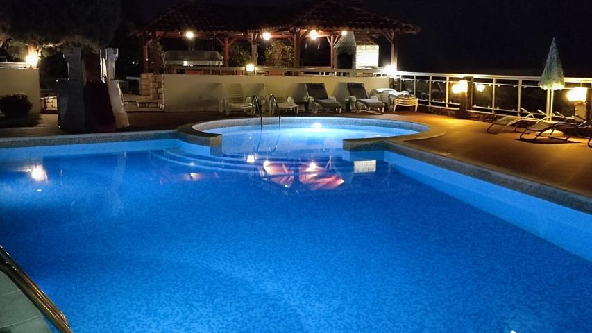 Large apartment with garage space for sale in Dobrye Vody