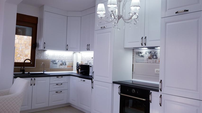 Large apartment with garage space for sale in Dobrye Vody