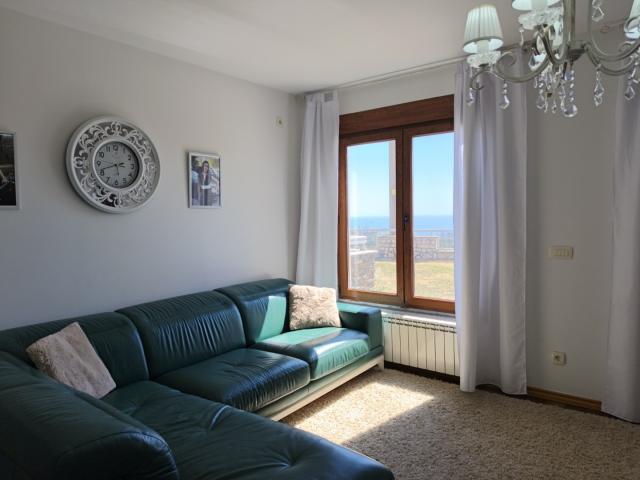 Large apartment with garage space for sale in Dobrye Vody