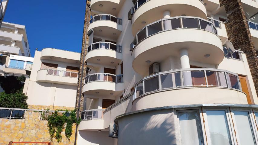 Large apartment with garage space for sale in Dobrye Vody