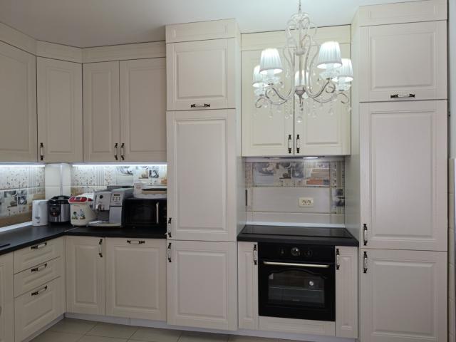 Large apartment with garage space for sale in Dobrye Vody