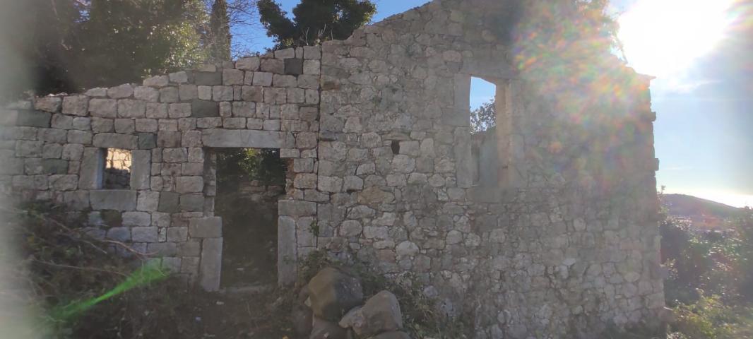 Mediterranean-style stone house with sea views in Sutomore for sale