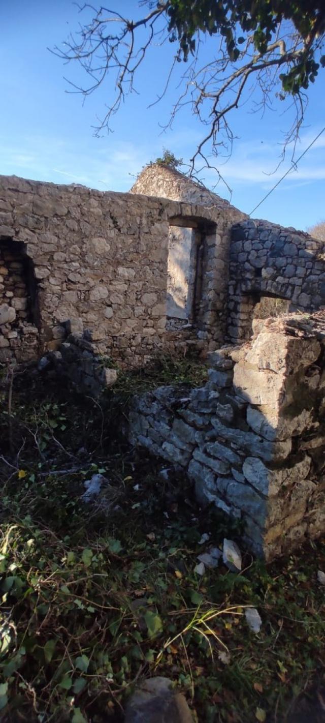 Mediterranean-style stone house with sea views in Sutomore for sale