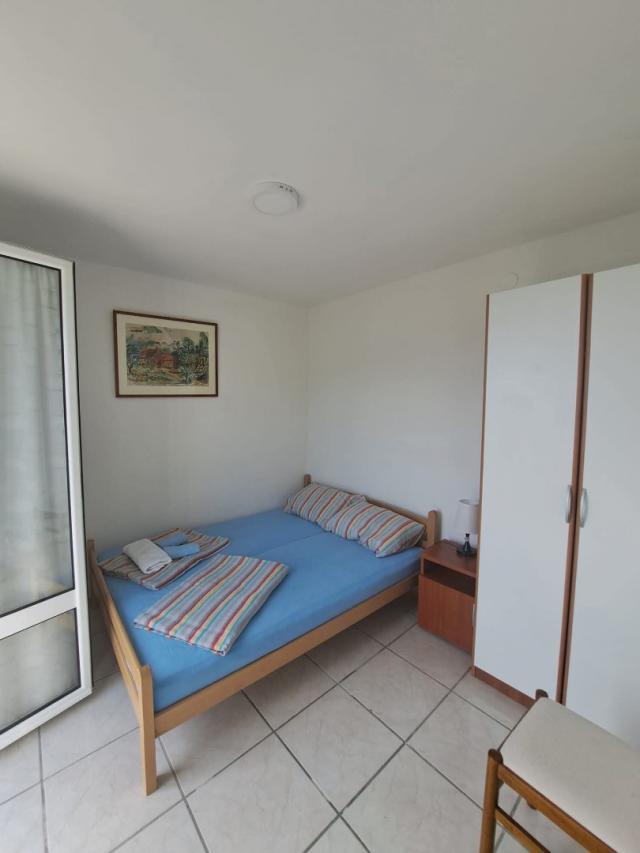 Mini hotel in Krucha with a sea view, not far from the beach with spacious parking. 