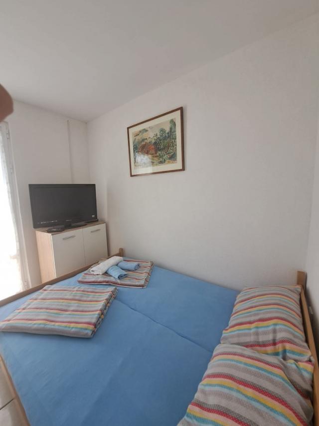 Mini hotel in Krucha with a sea view, not far from the beach with spacious parking. 