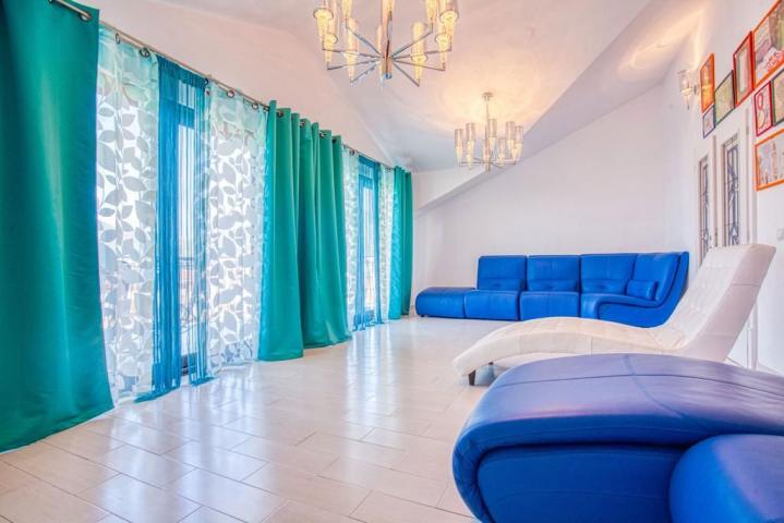 Exclusive large villa in Budva near the sea, sea view. 