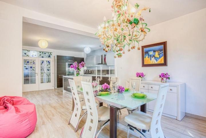 Exclusive large villa in Budva near the sea, sea view. 