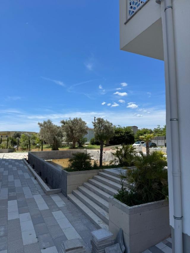 For sale apartment in Bar with 1 bedroom complex with swimming pool