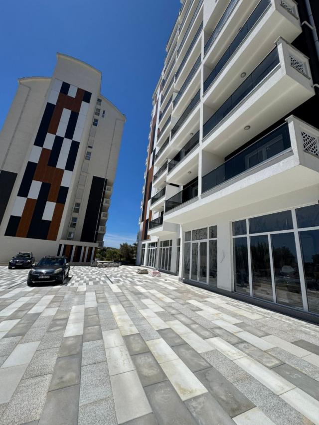For sale apartment in Bar with 1 bedroom complex with swimming pool