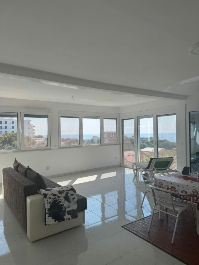 House with panoramic sea views in Uteha, Kunja. 