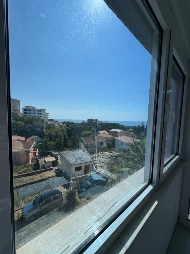 House with panoramic sea views in Uteha, Kunja. 