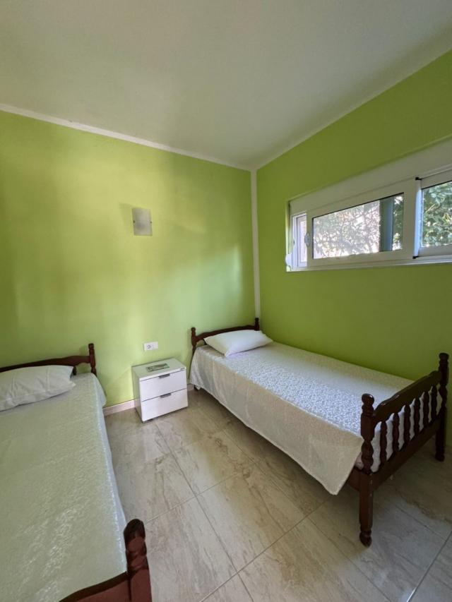 House with panoramic sea views in Uteha, Kunja. 