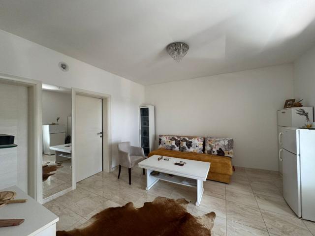 House with panoramic sea views in Uteha, Kunja. 