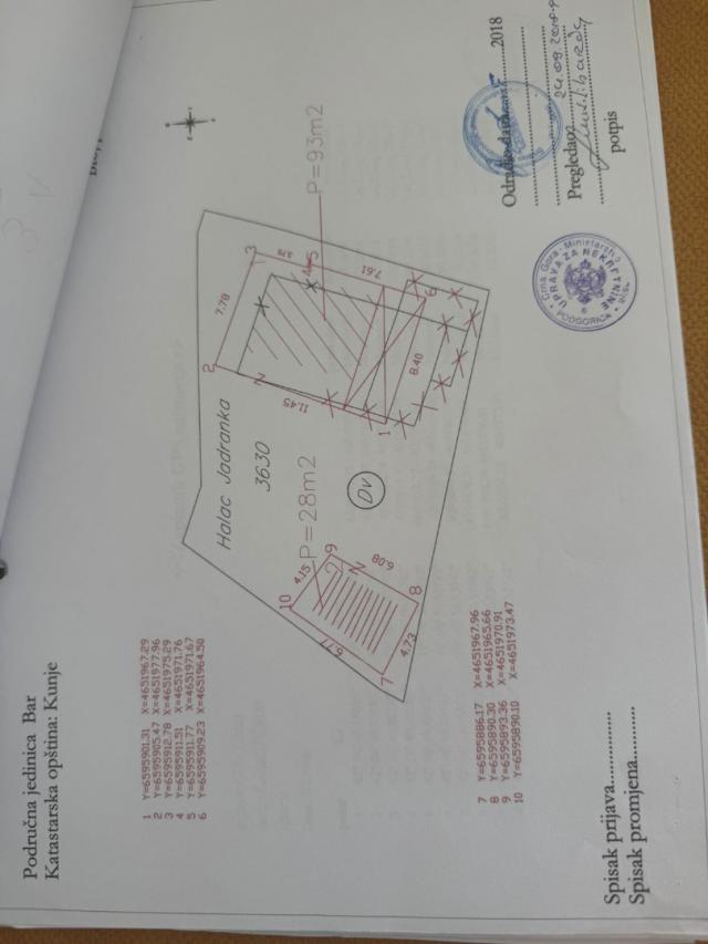 House with panoramic sea views in Uteha, Kunja. 