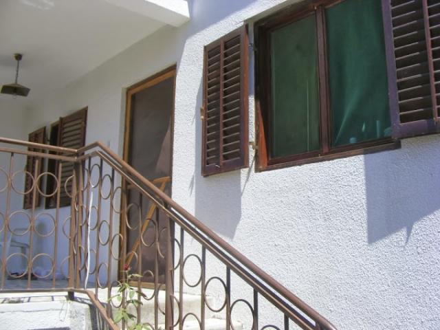 Two legal houses in Shushan