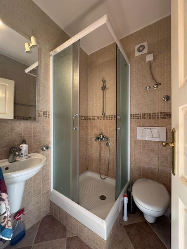 A cozy two-story house in Sutomore is for sale. 
