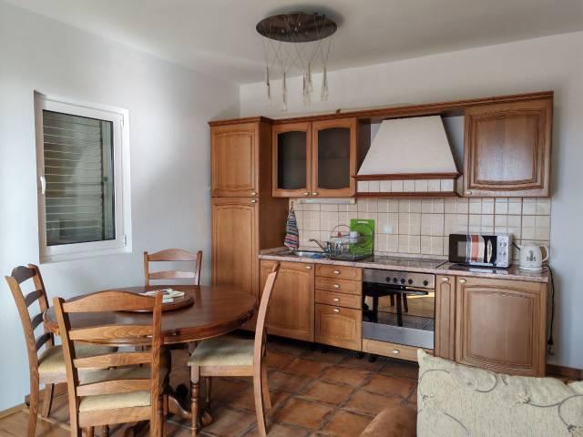 One-bedroom apartment with sea view in Petrovac for sale. 