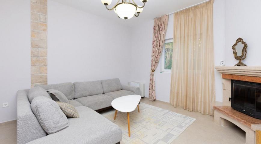For sale: a spacious, legally energy-independent house in Tivat