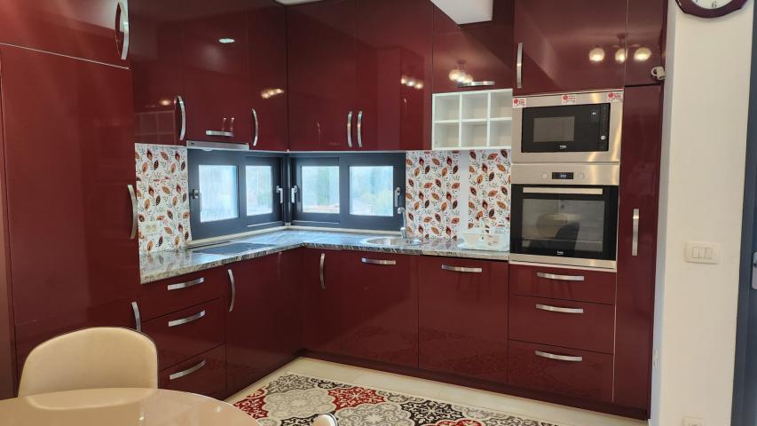 Apartment in a new building in the center of Sutomore, 52 m2