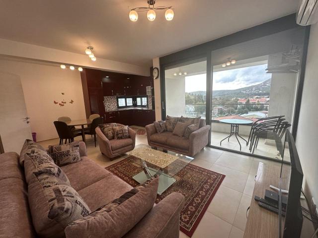 Apartment in a new building in the center of Sutomore, 52 m2